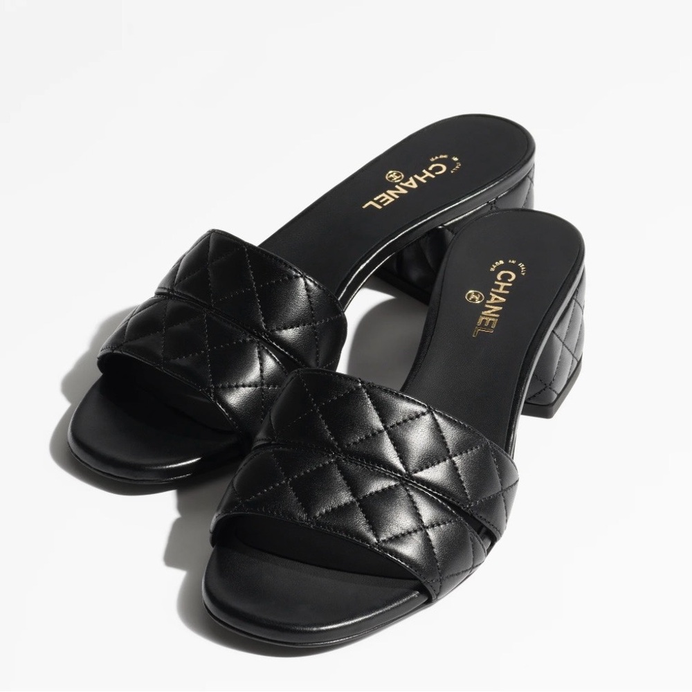 CHANEL WOMENS LAMBSKIN MULE SANDALS